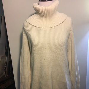 H&M - long white knitted sweater
